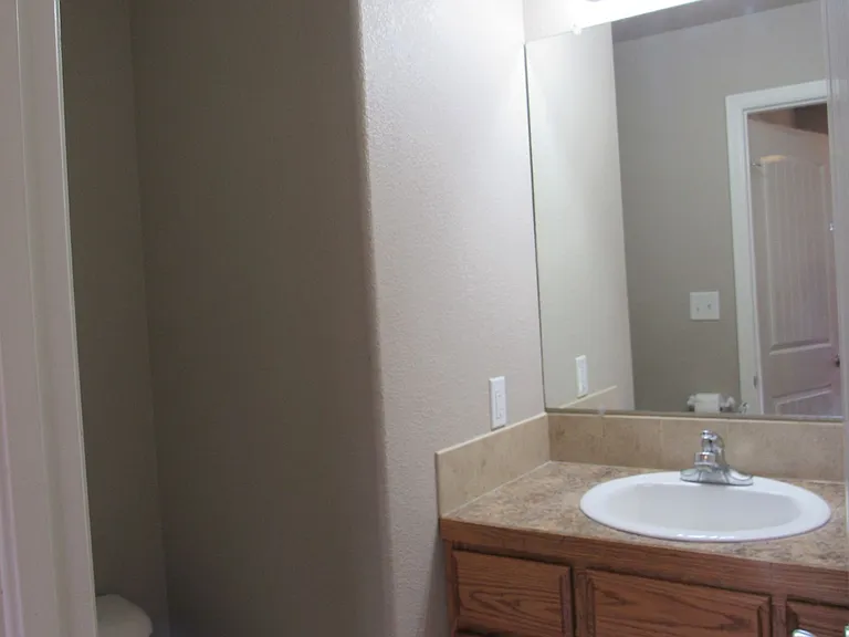 3850 Sweetbrier St — Photo 6