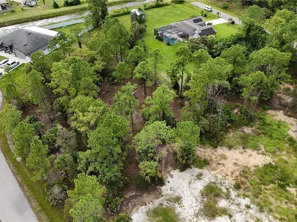 3012 Laura Ct, Lehigh Acres, FL 33971