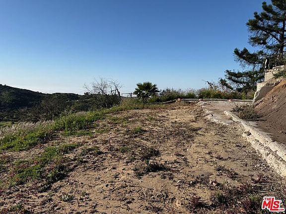 5th image of 2566 Tuna Canyon Rd