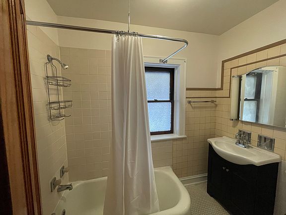4th image of 3148 N Linder Ave #3