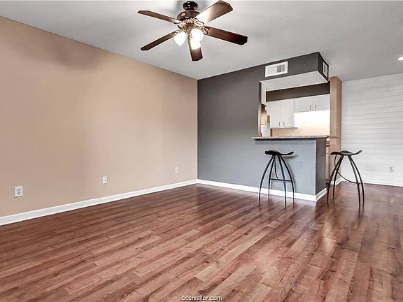 4th image of 904 University Dr E #57