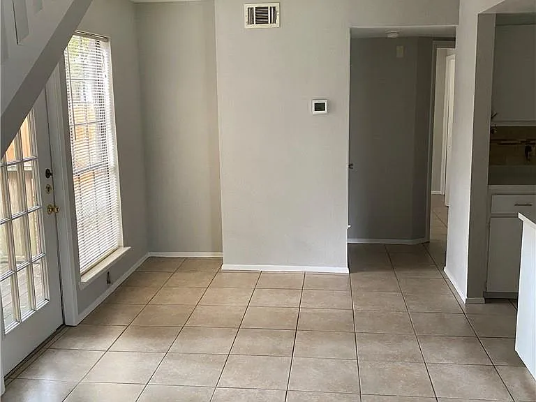 8004 Dowling Cv #A — Photo 2