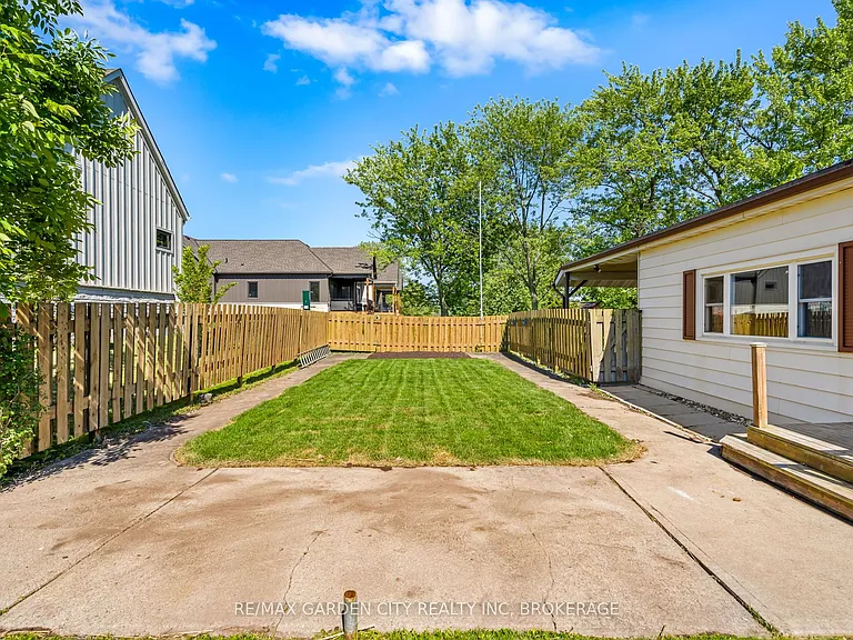 1828 Decew Rd — Photo 24