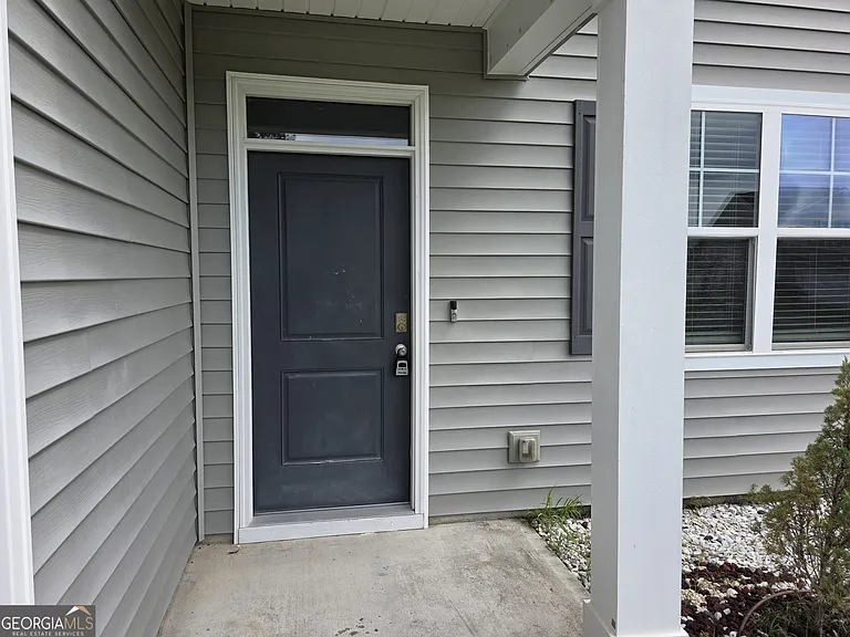 114 Troupe Dr — Photo 3