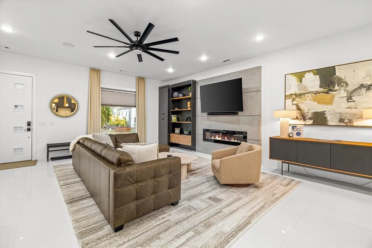 3 bed, 4.0 bath, 2931 sqft, $6,500 — Photo 4