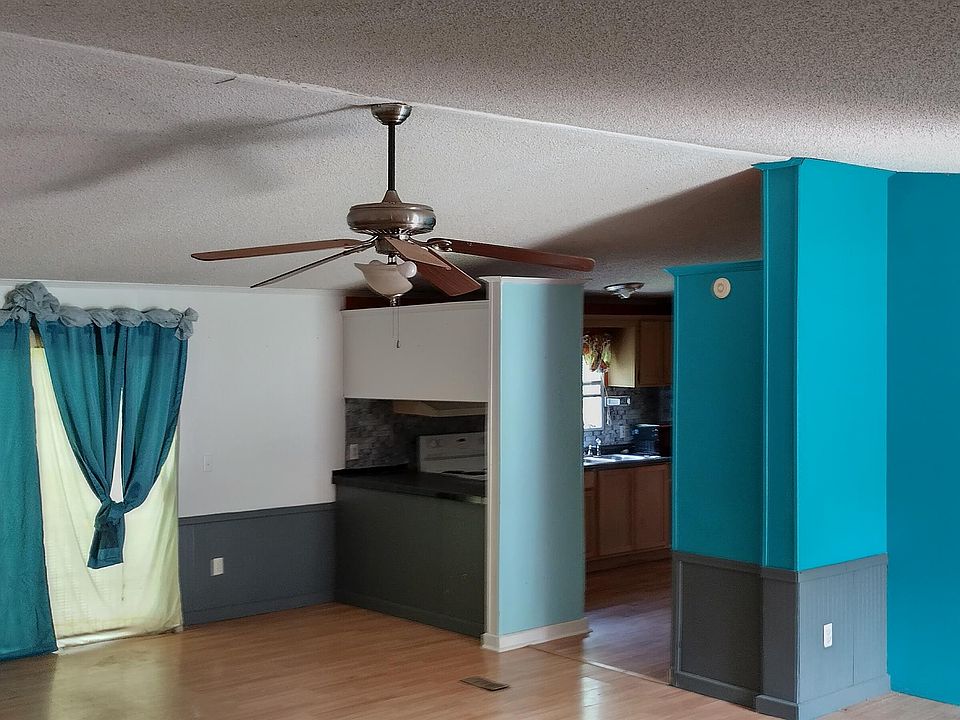 2nd image of 205 Briar Creek Way