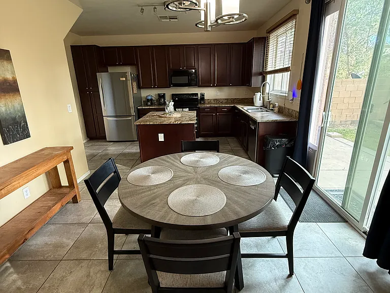 2101 E Sunland Ave — Photo 8