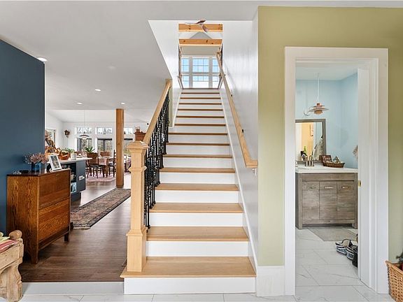 4th image of 224 Greenhouse Rd