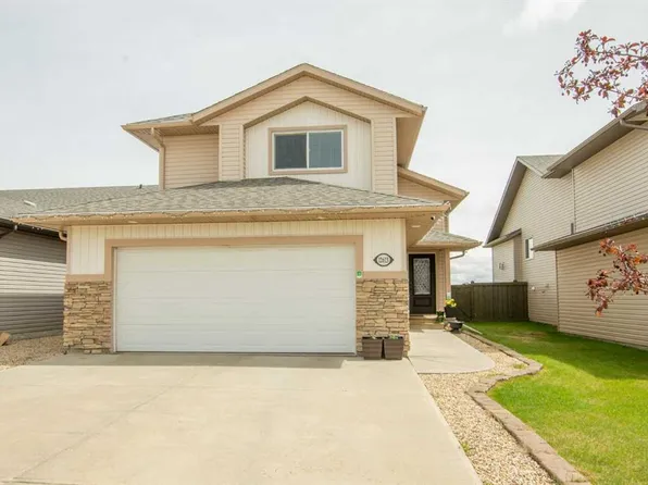 12613 W 105th St, Grande Prairie, AB T8V 2N3