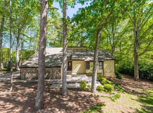 863 Lost Creek Cir, Stone Mountain, GA 30088