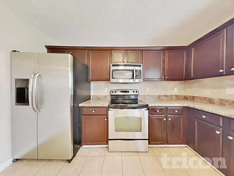 496 Crutchfield Dr — Photo 6