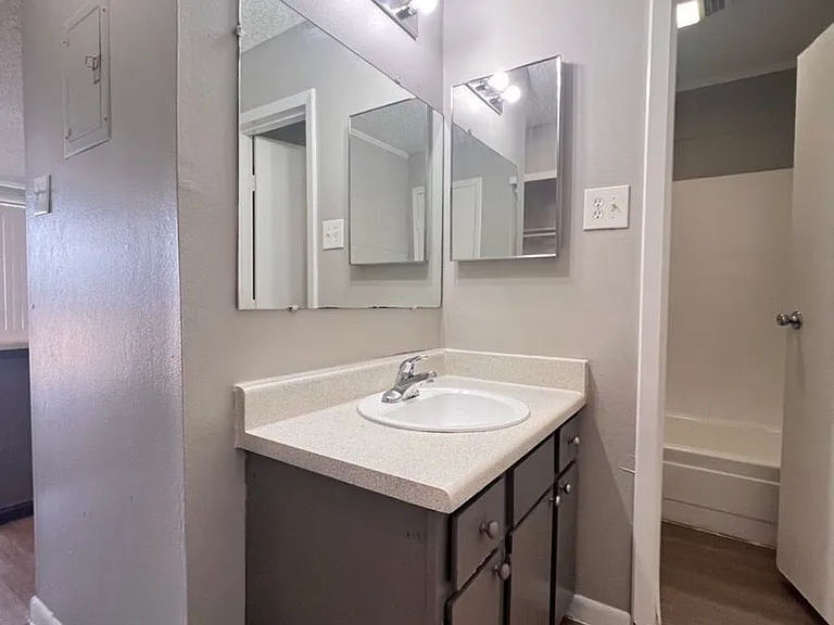 Fleur Apartments — Photo 18