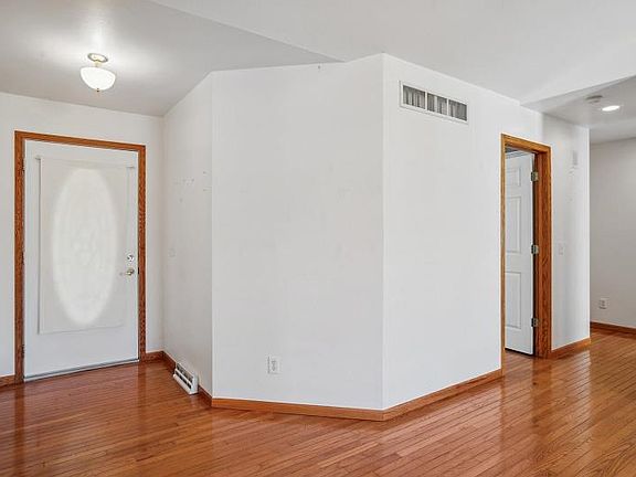 3rd image of 793 4th St NW
