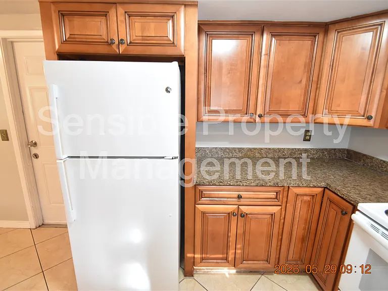 10816 Piccadilly Rd — Photo 23
