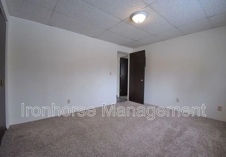 801 W Villard St #30 — Photo 23