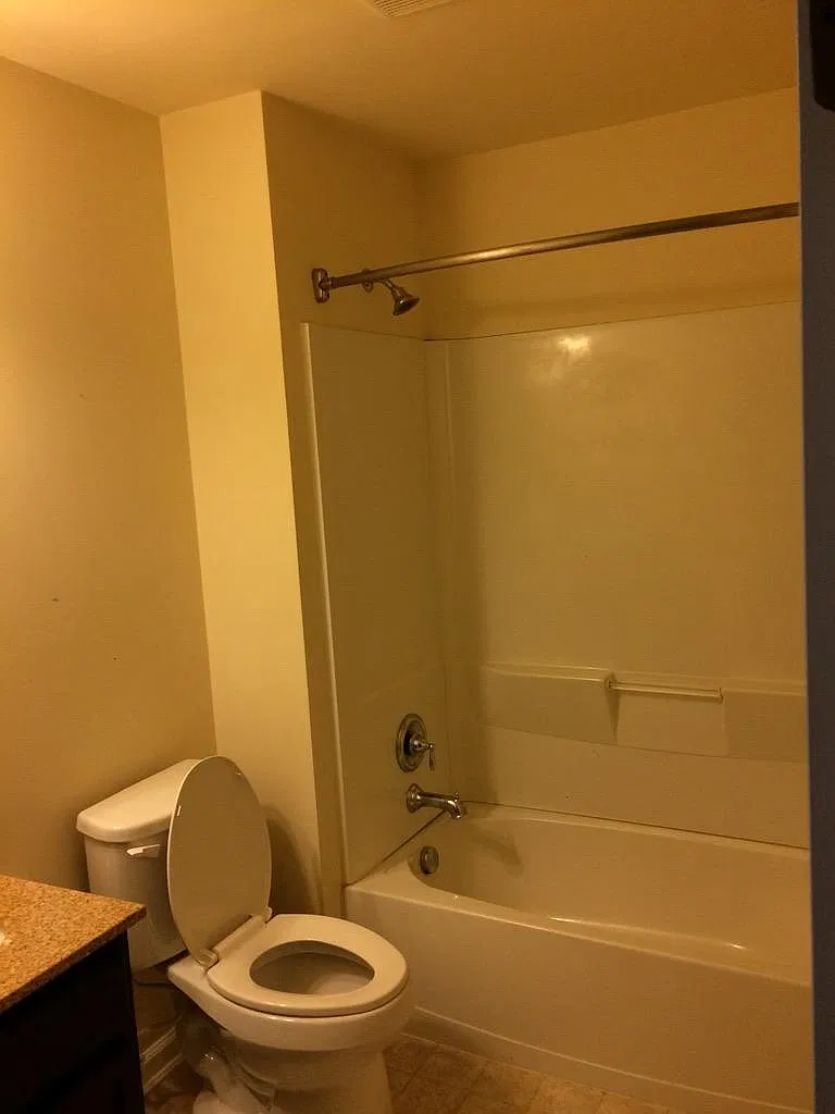 3 bed, 3.5 bath, 3125 sqft, $2,850 — Photo 4