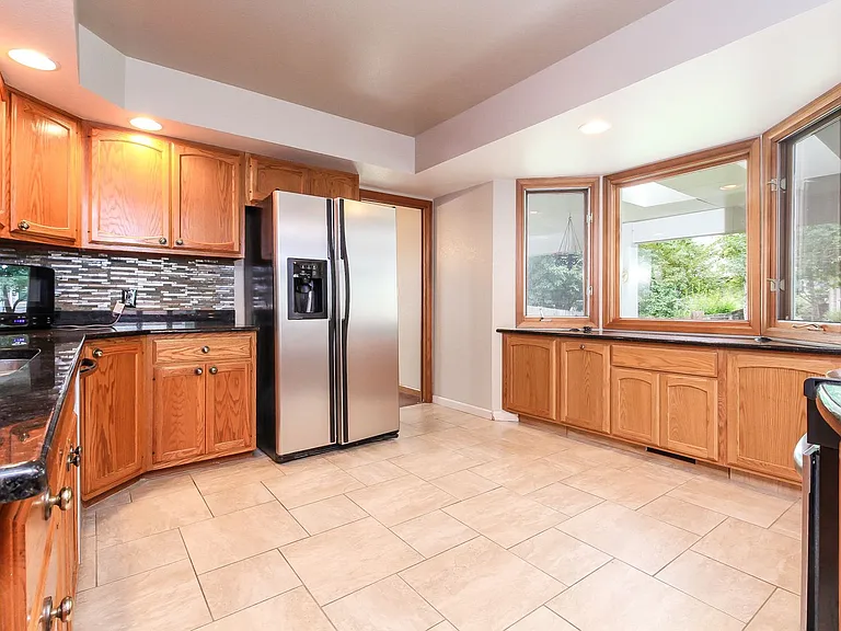 1724 Tanglewood Dr — Photo 10