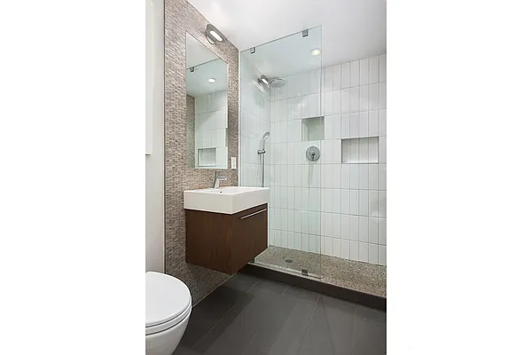 Rented by Warburg | media 18