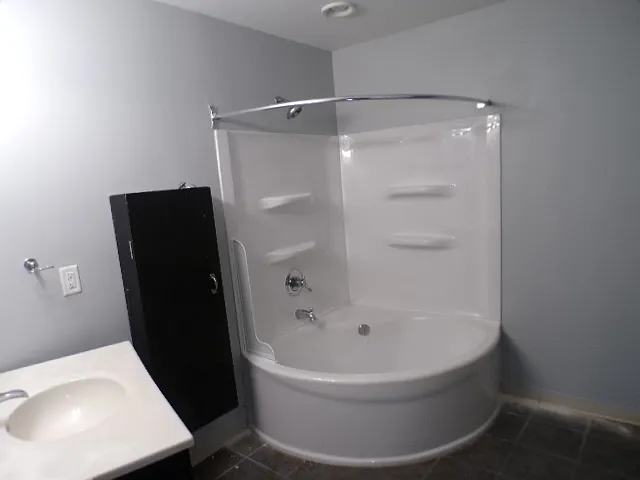 4047 Powell Ave — Photo 9