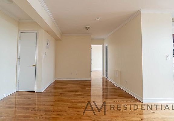 3rd image of 2147 E 17th St #54