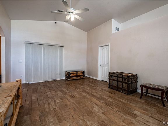 4th image of 2722 Mountain Avenue