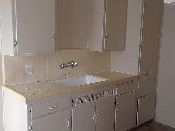 3rd image of 233 E Spruce Ave APT A