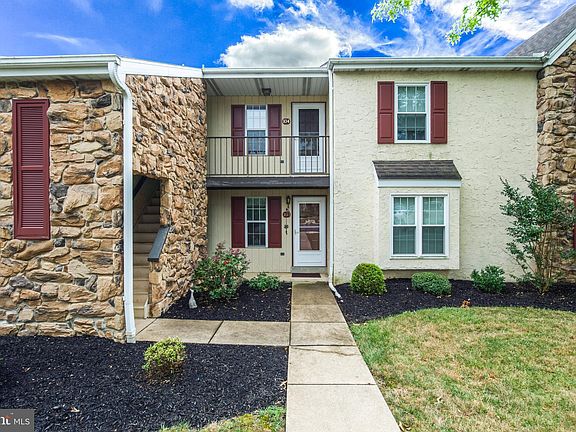 3rd image of 103 Oak Knoll Cir