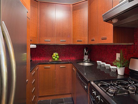 5th image of 505 E 82nd St APT 6E