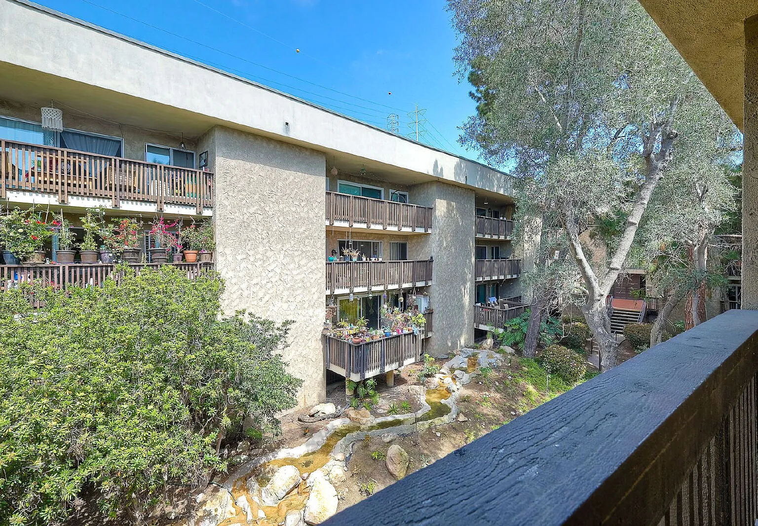 Studio, 1.0 bath, 432 sqft, $1,900 — Photo 1