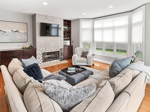 5th image of 2201 S Parkway Dr
