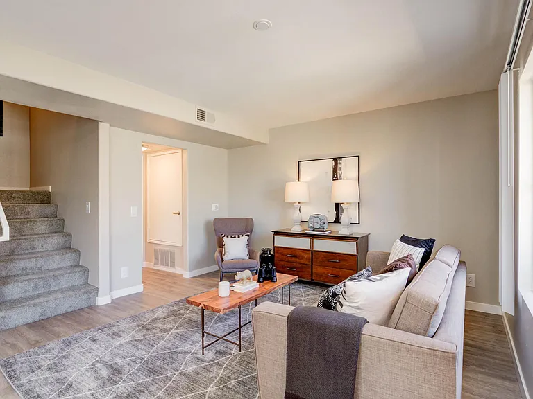River Ranch Townhomes & Apartments — Photo 55