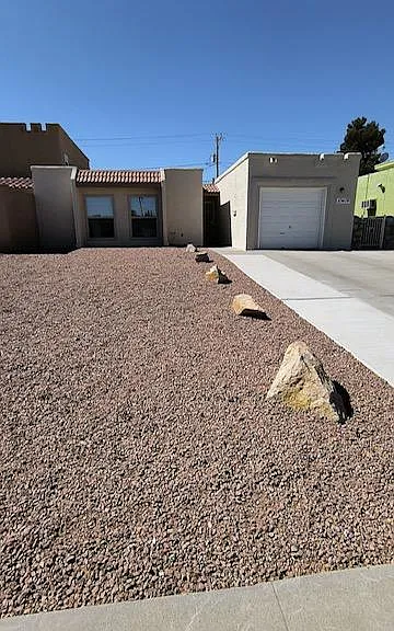 10406 Ashwood Dr — Photo 1