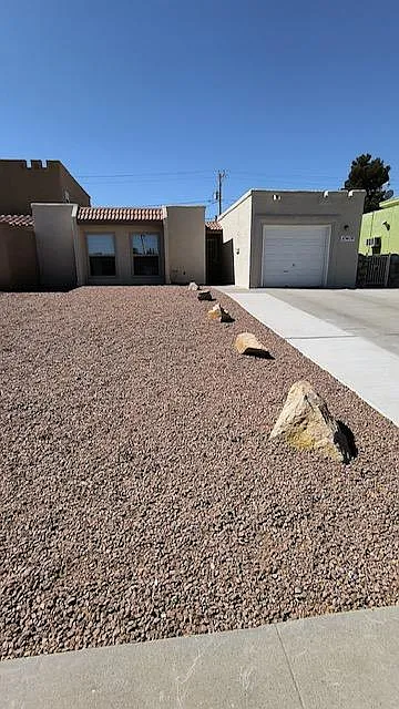 10406 Ashwood Dr