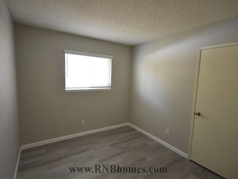 7335 Single Way — Photo 7