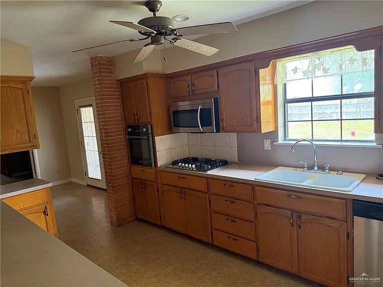 710 Camellia Ave — Photo 8