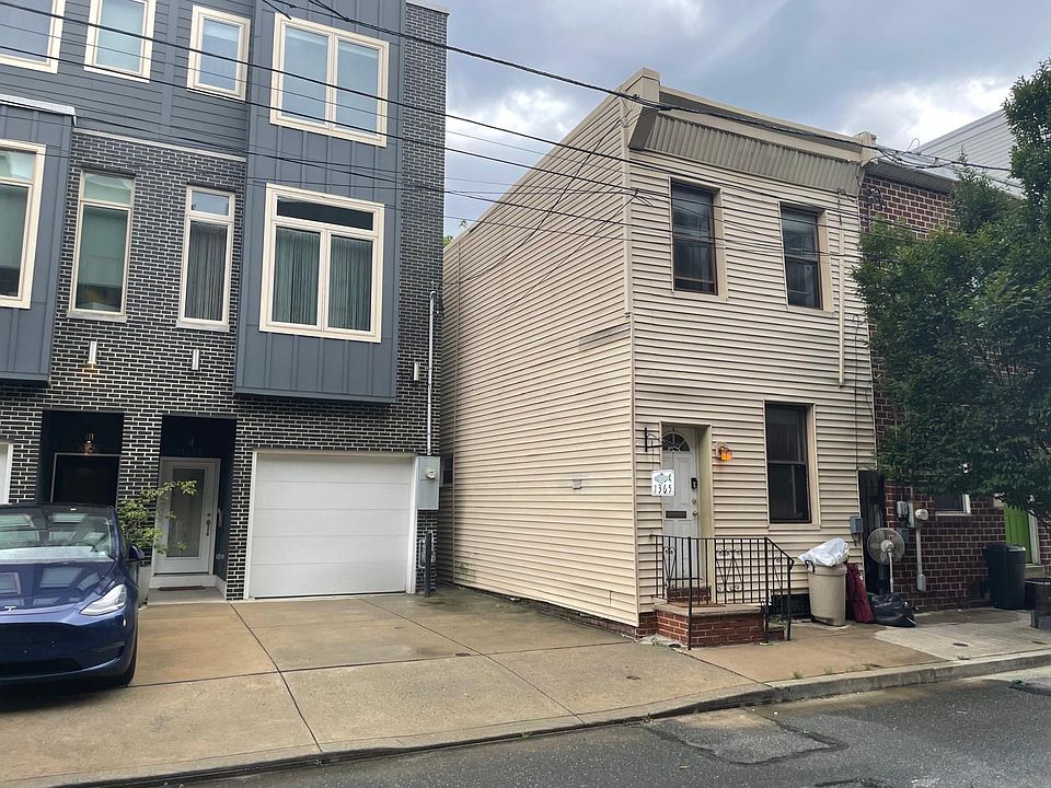 1st image of 1365 Crease St #1