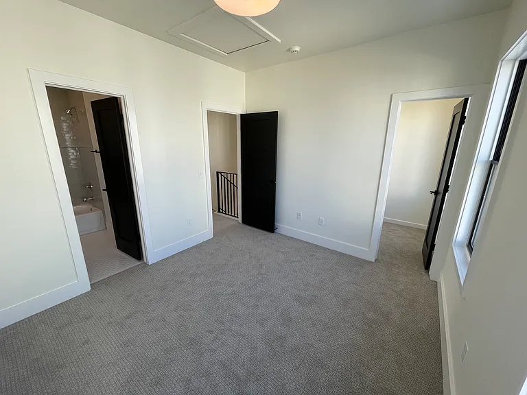 1803 Oso Ave — Photo 8