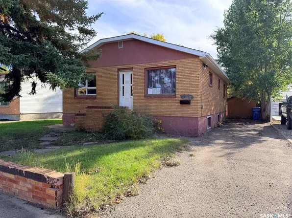 438 3rd Street, Estevan, SK S4A 0P2