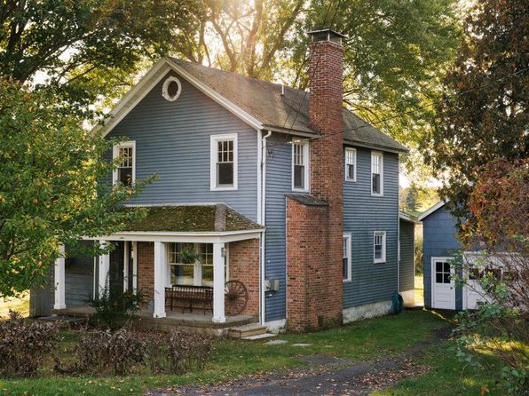 215 Moore Rd