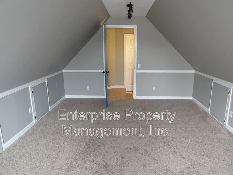 7037 Meadowlands Pl — Photo 9