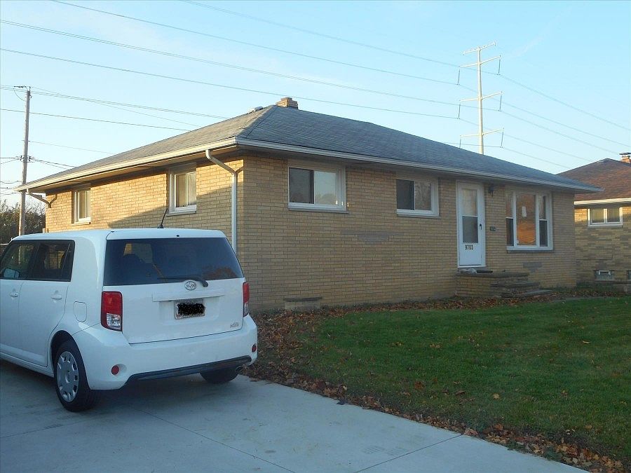 2nd image of 9703 Idlewood Dr