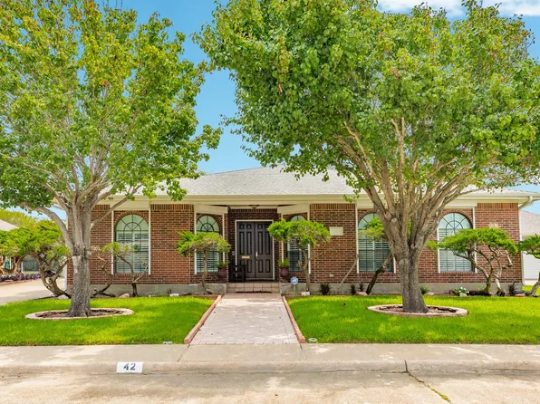 42 W Dansby Dr, Galveston, TX 77551