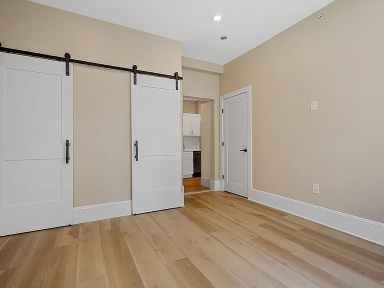 Waldorf Lofts — Photo 17