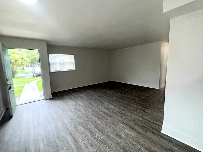 15117 Willow Way — Photo 4