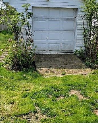 4th image of 117 Lakewood Vlg