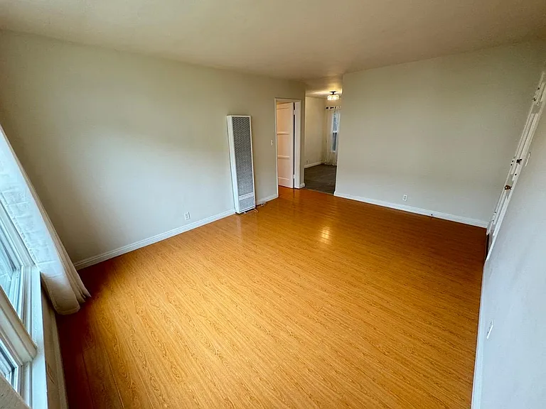 835 Bay St #1 — Photo 18