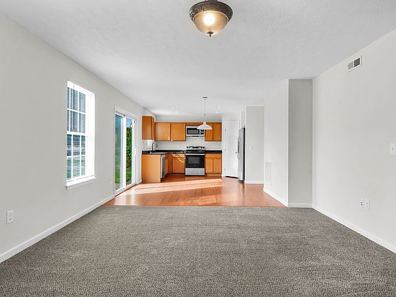 3rd image of 6035 Marsh Cir
