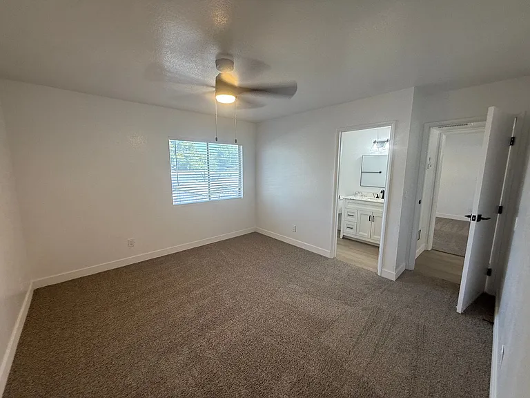 2704 E. Turney Ave — Photo 13