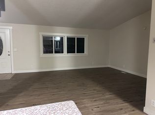 24 SW Ruckel St, Cascade Locks, OR 97014