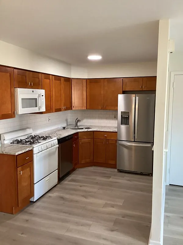 Building Photo - 3874 Linden Ave #A